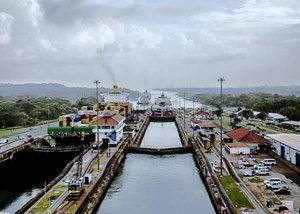 Crucero antillas neerlandesas, Canal Panamá 